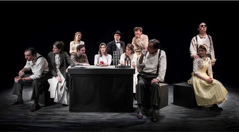 Δείτε το Dogville του Λαρς Φον Τρίερ από την Πειραματική Σκηνή του Θεσσαλικού Θεάτρου Dogville