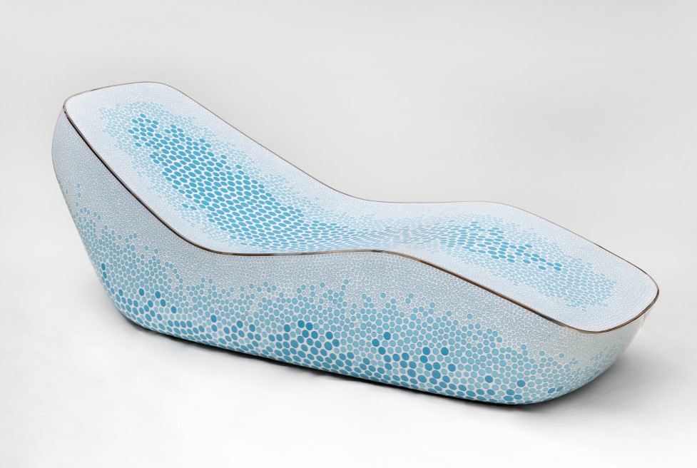 Συνεχίζεται μέχρι τις 7/1 η έκθεση του Marc Newson στην Gallery Gagosian (Αθήνα). Marc newson