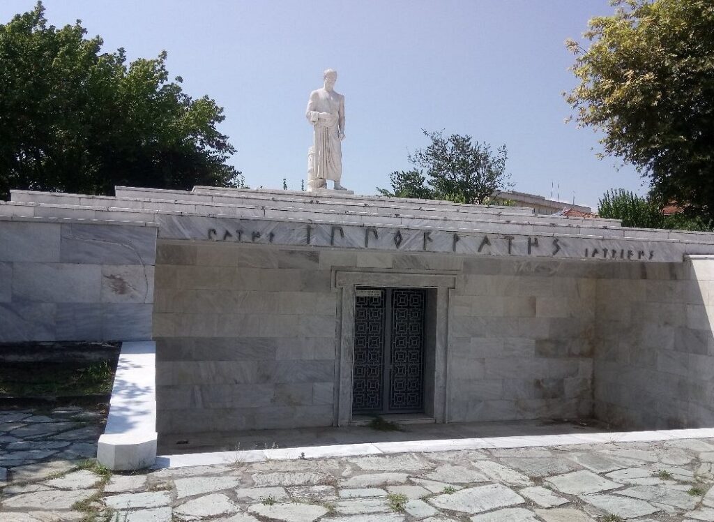 Λάρισα, για το μνημείο του Ιπποκράτη.. | Της Μαρίας Σκαμπαρδώνη. Ippokratis larisa